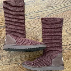 Cardy knit UGGS size 8